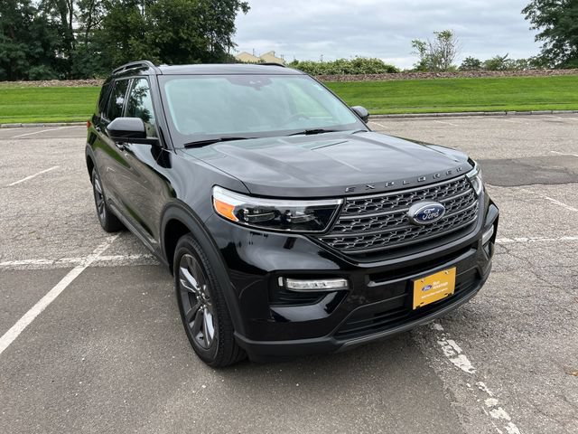 Certified 2023 Ford Explorer XLT w/ Equipment Group 202A AWD/4WD image 2