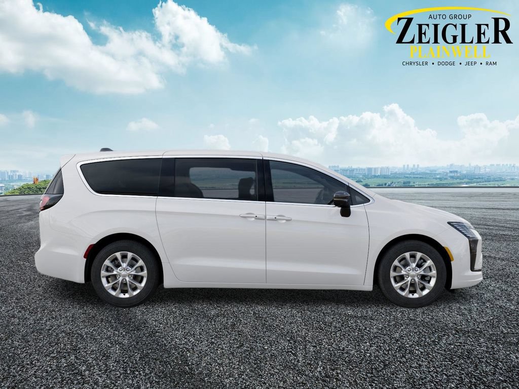 New 2027 Chrysler Pacifica Select AWD/4WD image 21