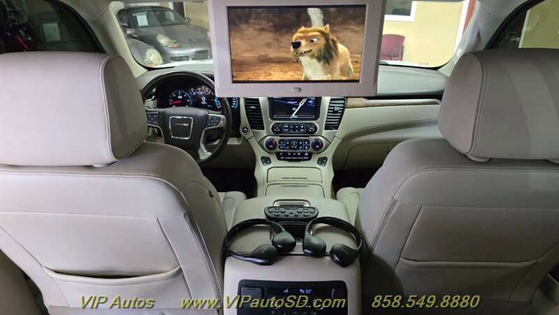 Used 2020 GMC Yukon XL Denali w/ Denali Premium Package AWD/4WD image 31