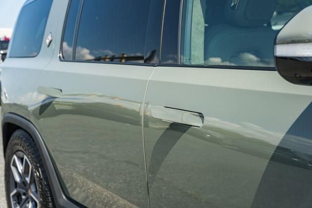 Used 2023 Rivian R1S Launch Edition image 35