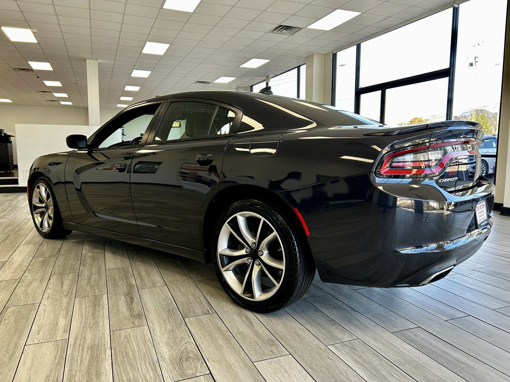 Used 2016 Dodge Charger R/T w/ Plus Group RWD image 7