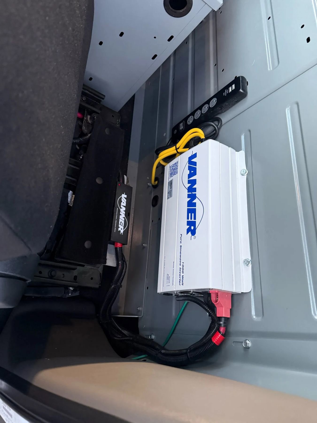 Used 2021 Ford Transit 150 Low Roof AWD image 40