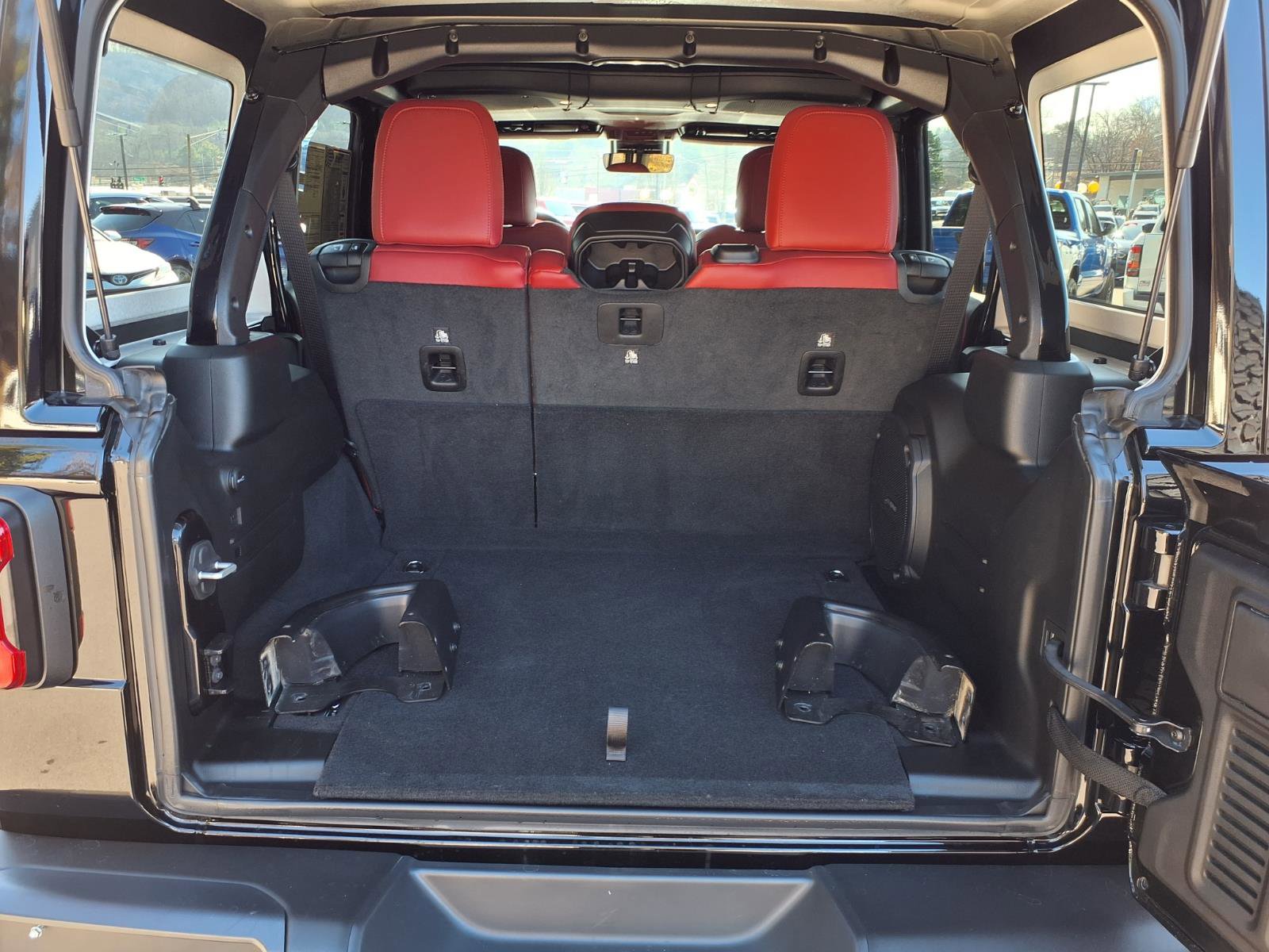 Used 2024 Jeep Wrangler Unlimited Rubicon 392 image 25