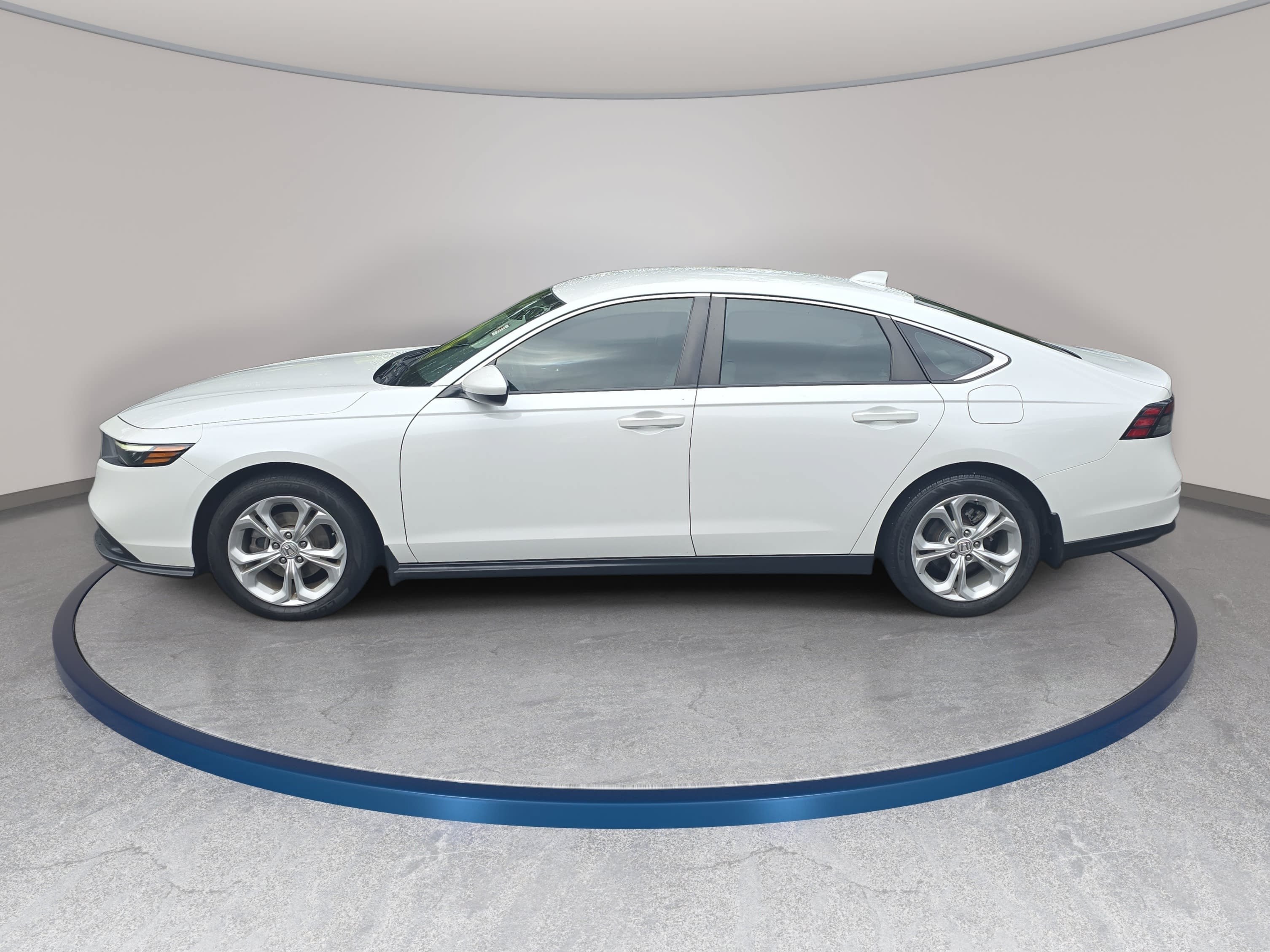 Used 2023 Honda Accord LX image 8