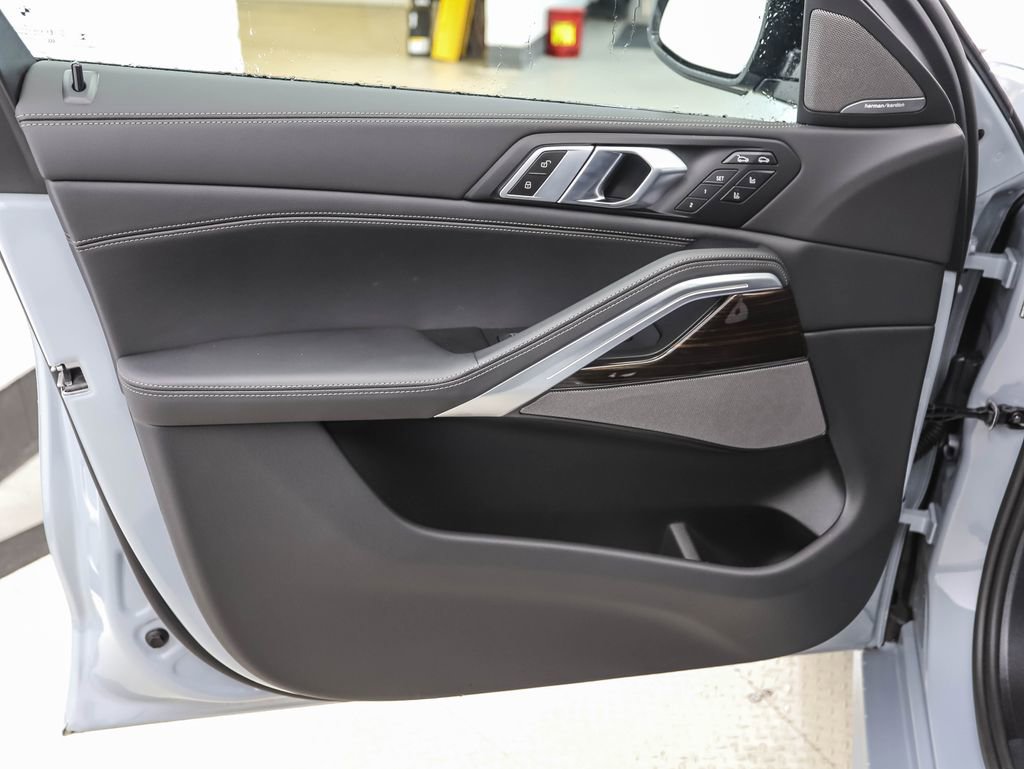 Used 2026 BMW X6 xDrive40i image 10