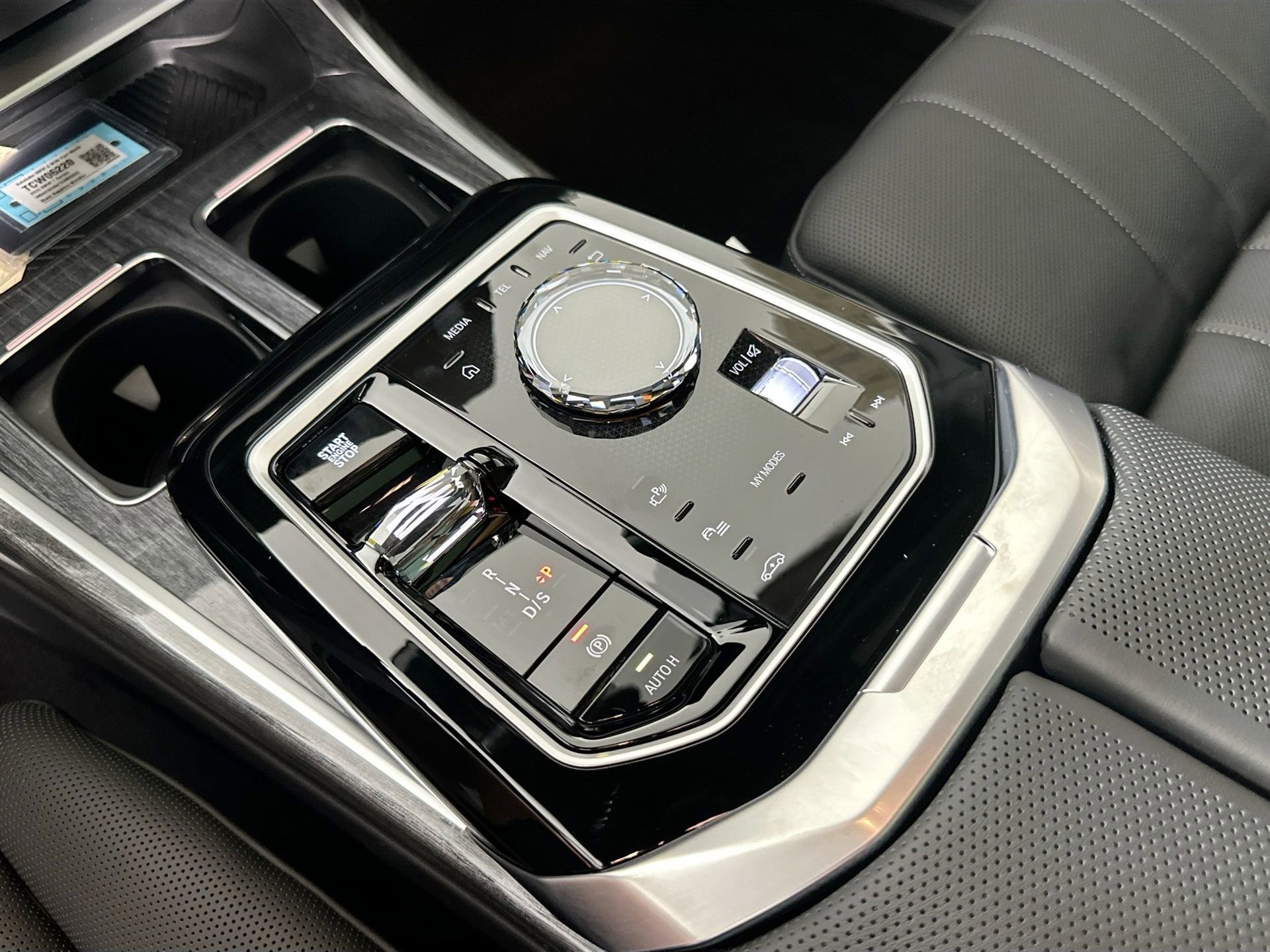 New 2026 BMW 750e xDrive w/ Executive Package image 15