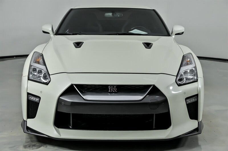 Used 2019 Nissan GT-R Premium AWD/4WD image 5