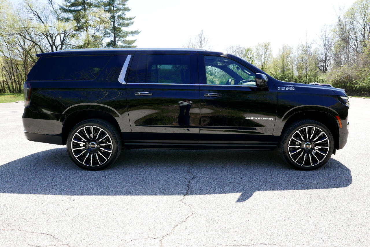 Used 2025 Chevrolet Suburban High Country image 5