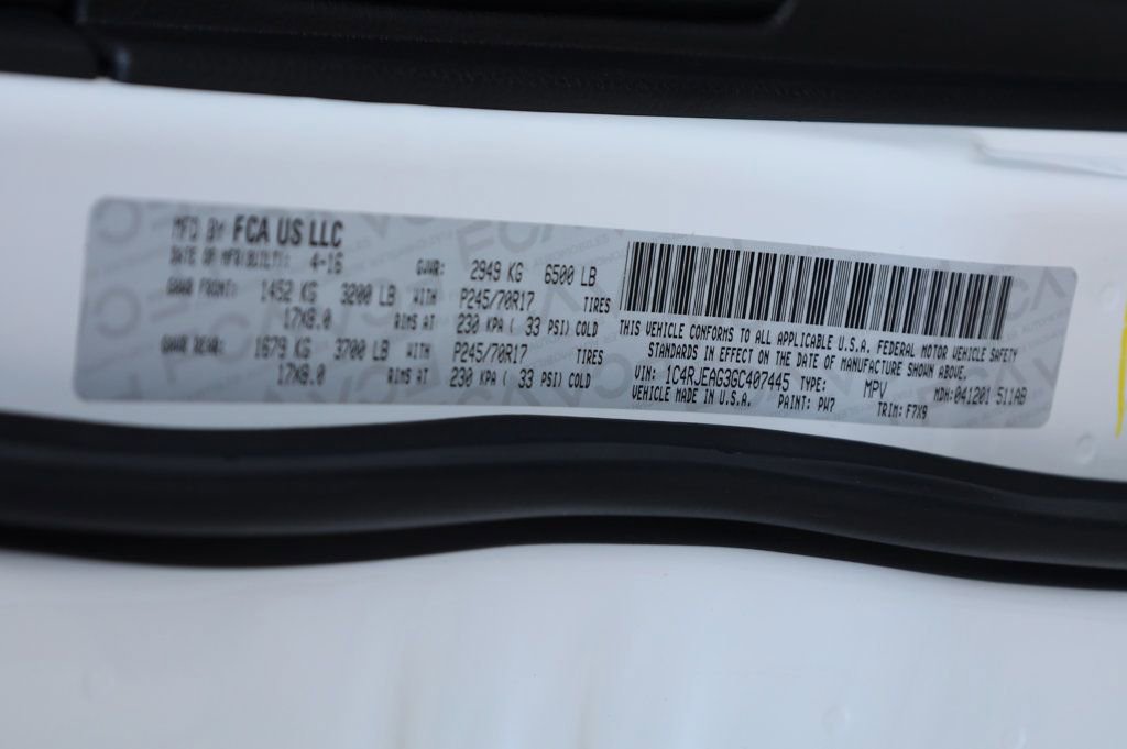 Used 2016 Jeep Grand Cherokee Laredo w/ Quick Order Package 23E image 13