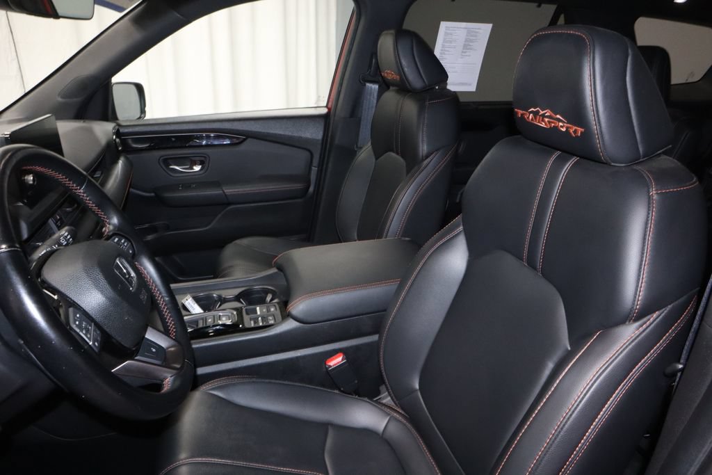 Used 2025 Honda Pilot TrailSport image 26