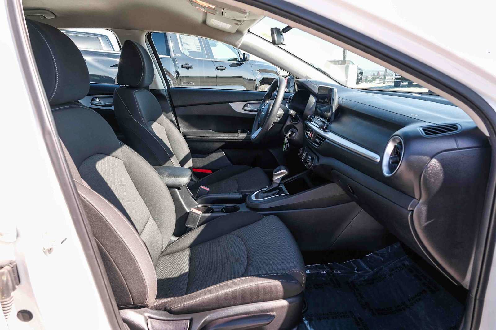 Used 2022 Kia Forte LXS FWD image 16