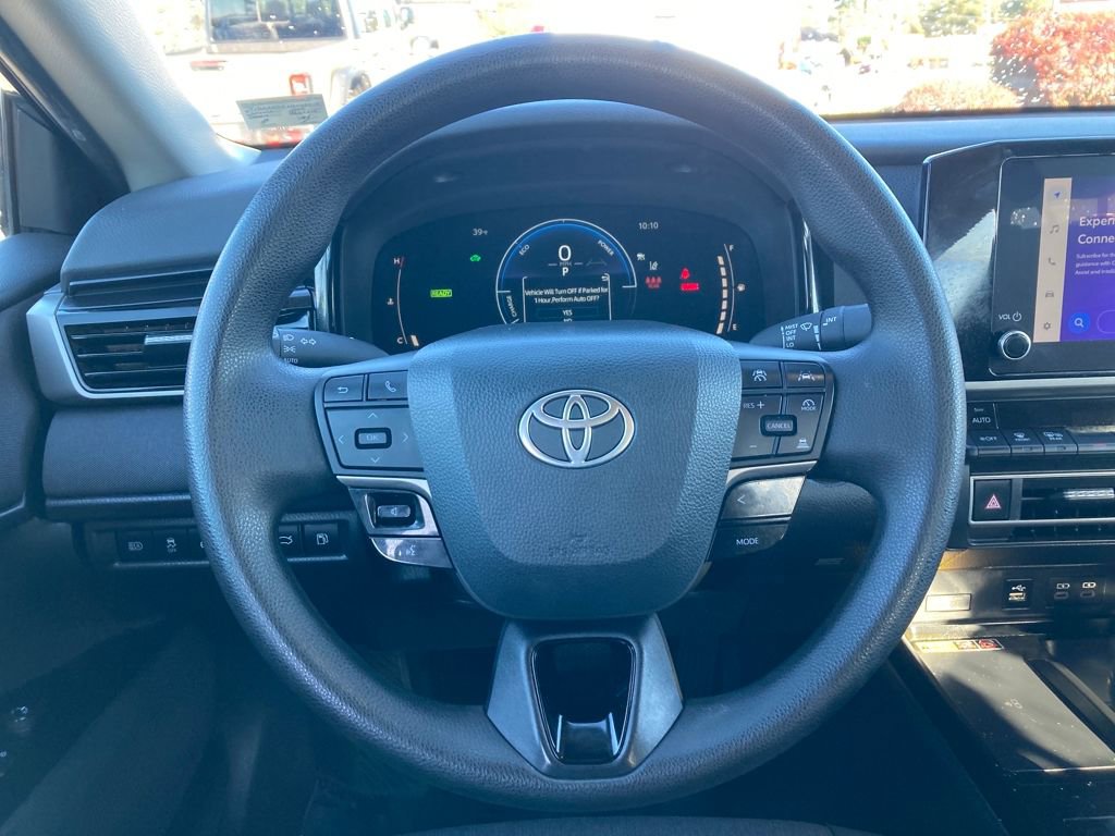 Used 2025 Toyota Camry LE image 17