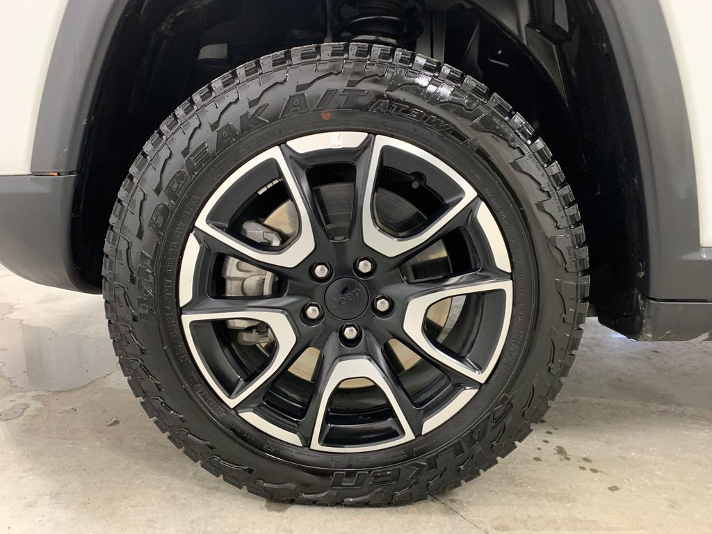 Used 2024 Jeep Compass Trailhawk image 17