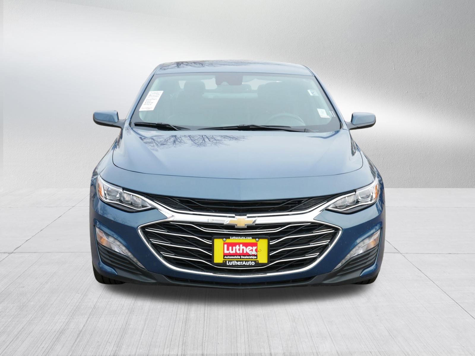 Used 2024 Chevrolet Malibu LT image 2