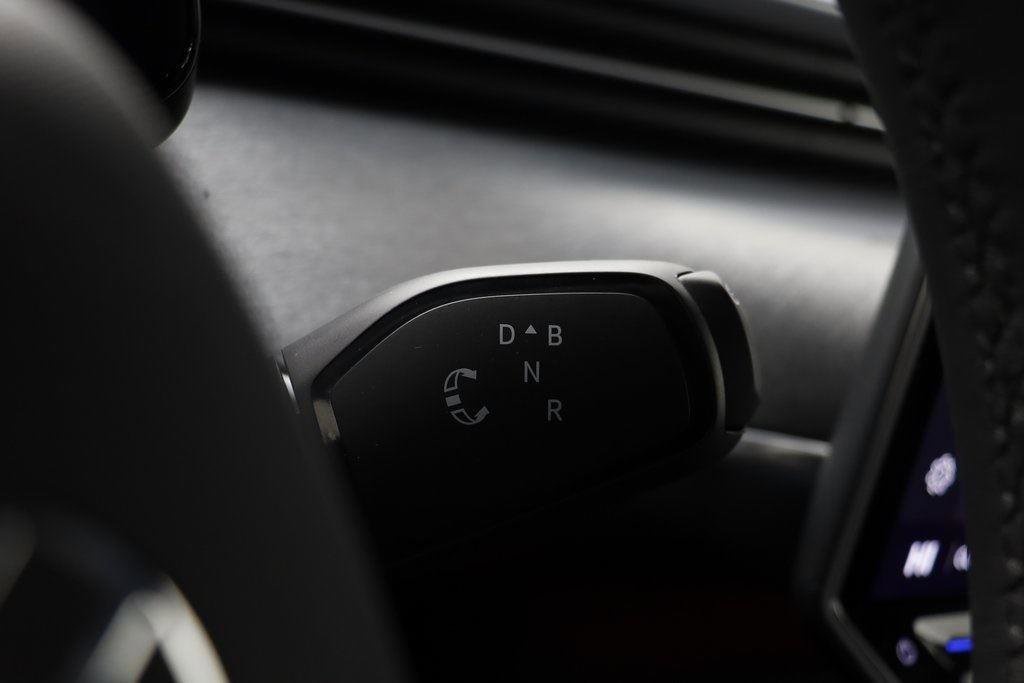 New 2025 Volkswagen ID. Buzz Pro S image 14