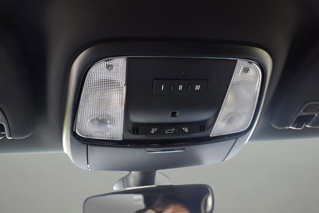 Used 2025 Dodge Durango GT AWD/4WD image 12