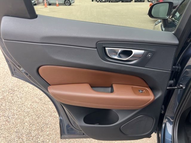Certified 2023 Volvo XC60 B5 Plus w/ Climate Package image 24