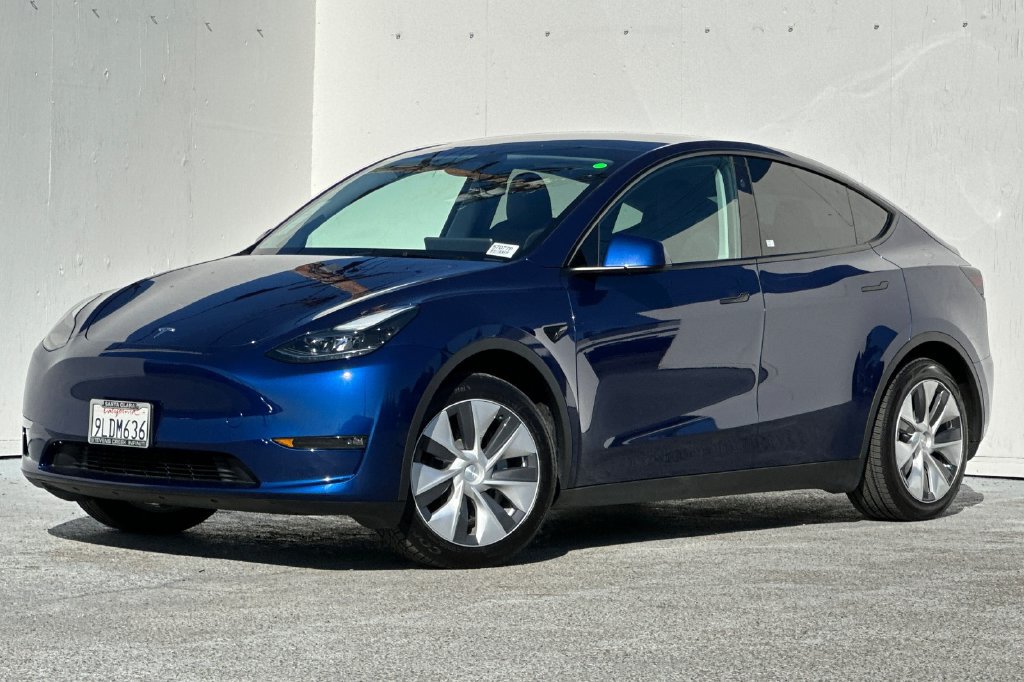 Used 2023 Tesla Model Y 2WD image 7