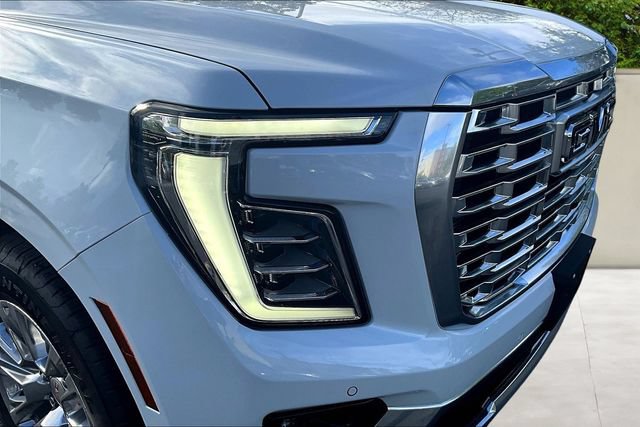 Used 2026 GMC Yukon Denali w/ Sun & Power Step Package AWD/4WD image 31