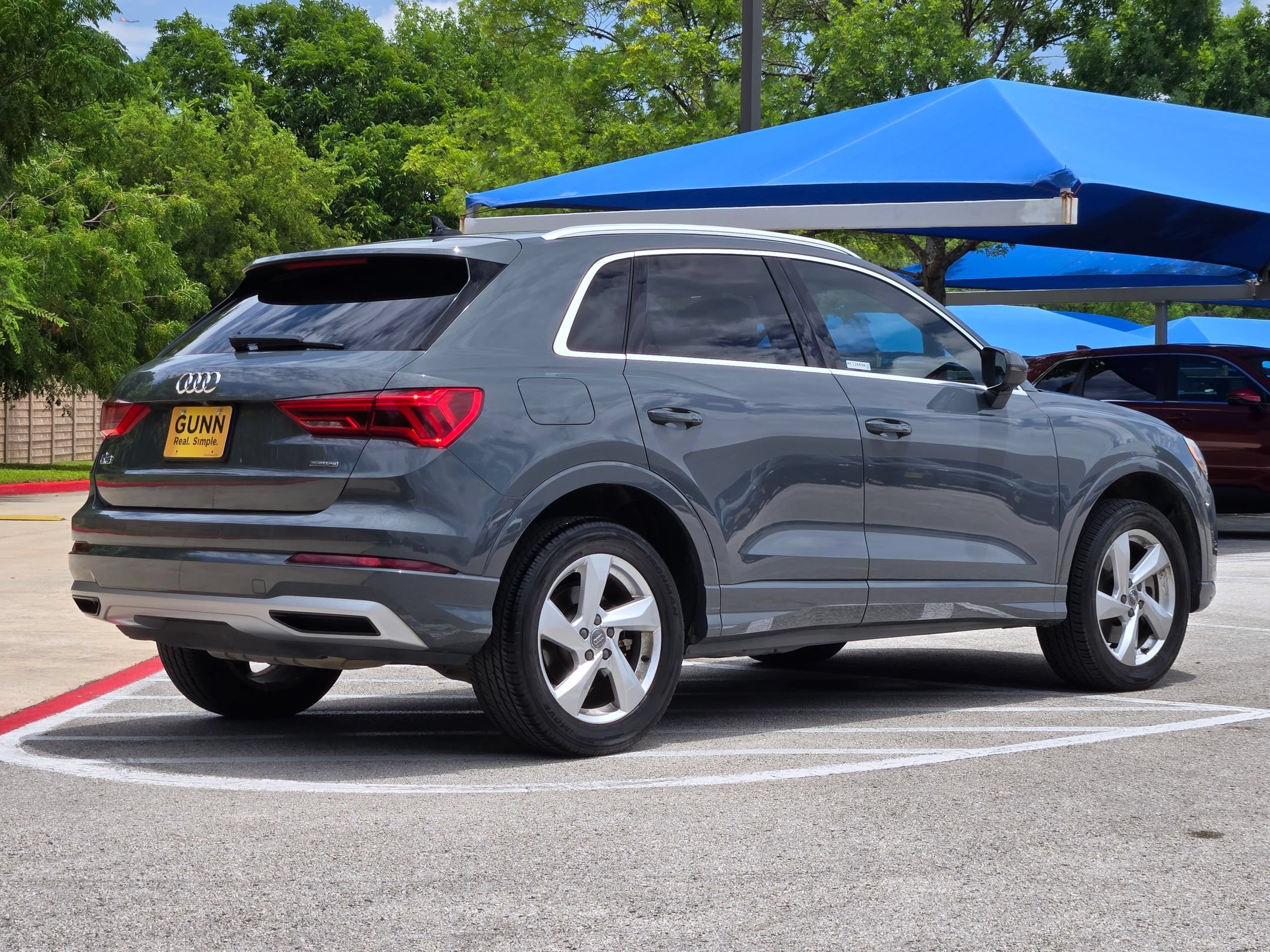 Used 2020 Audi Q3 2.0T Premium AWD/4WD image 3