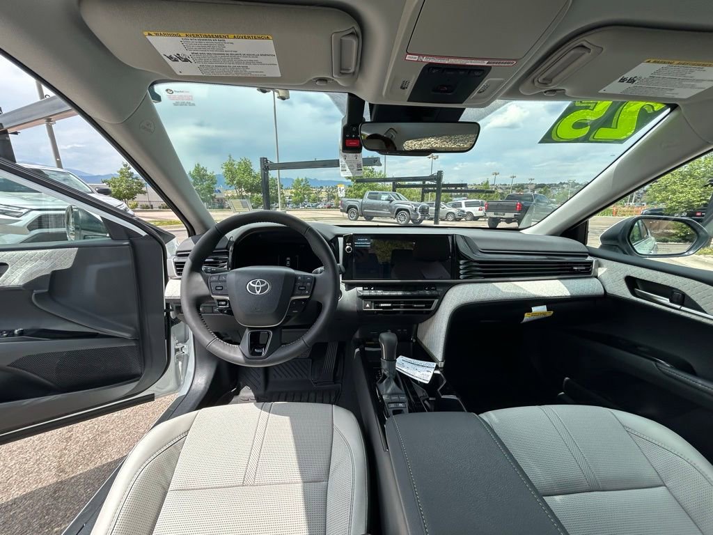 Used 2025 Toyota Camry XLE image 16