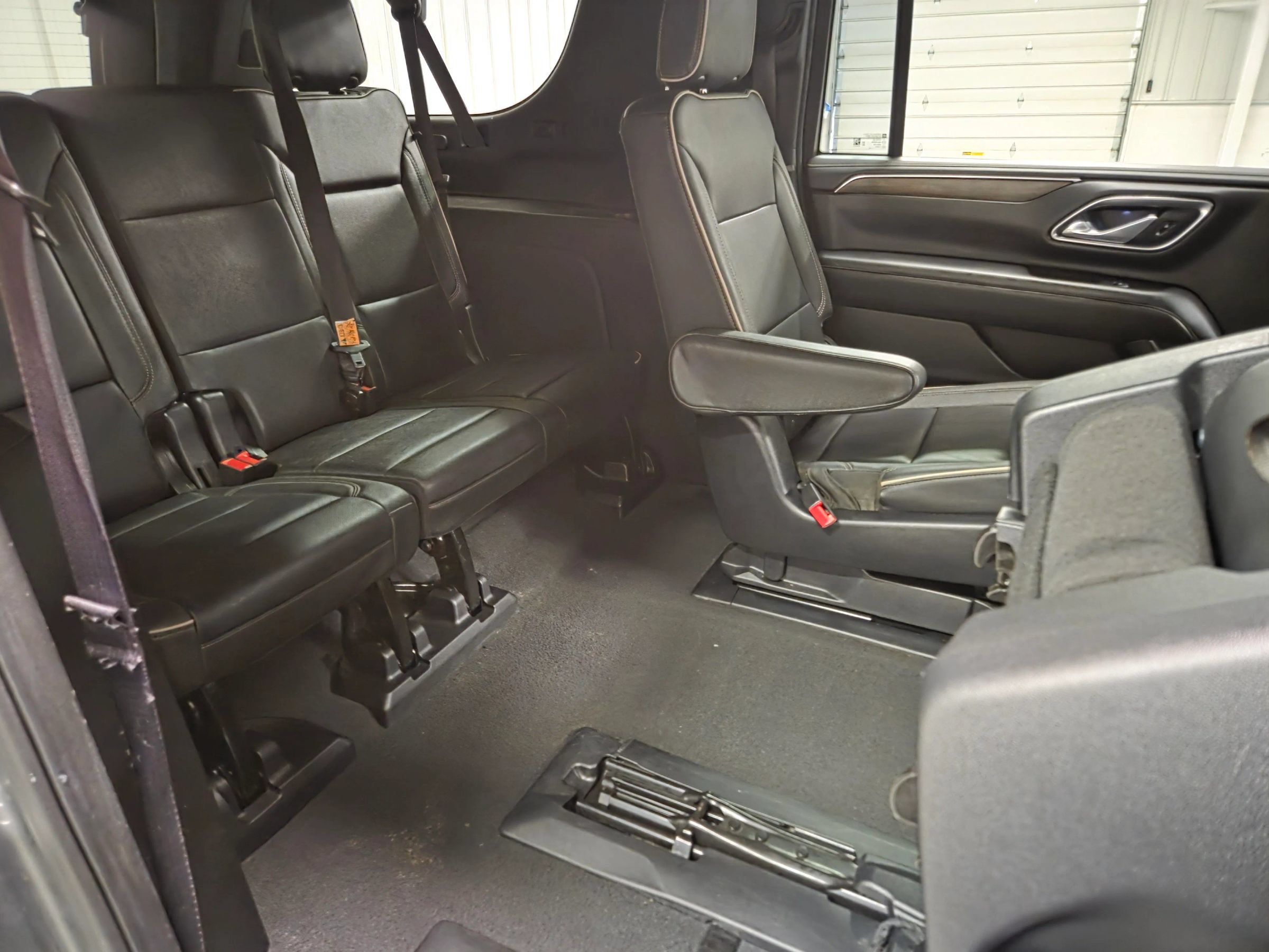 Used 2023 Chevrolet Suburban Premier RWD image 35