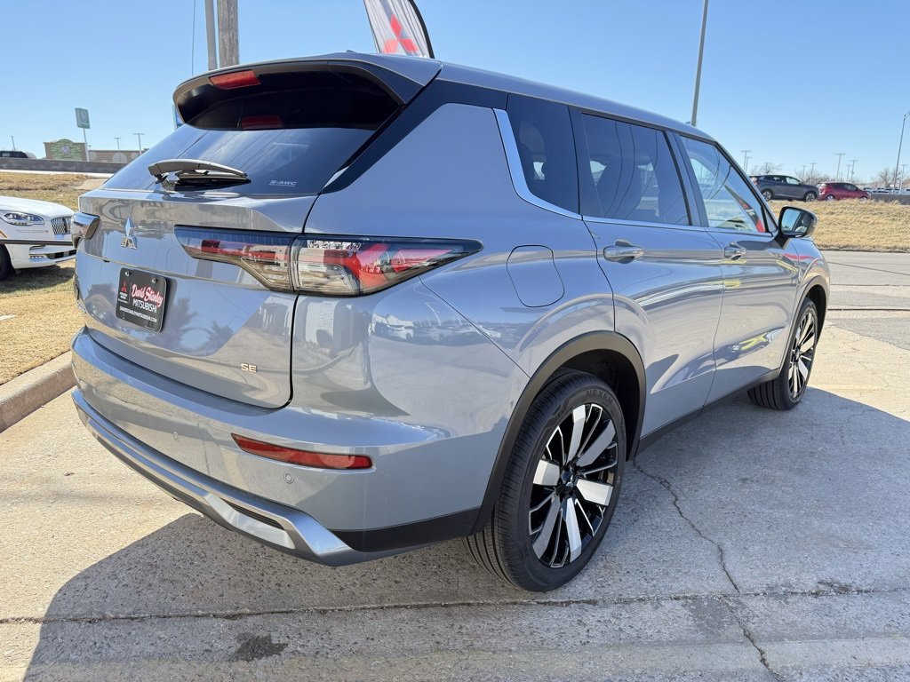 New 2026 Mitsubishi Outlander SE image 7