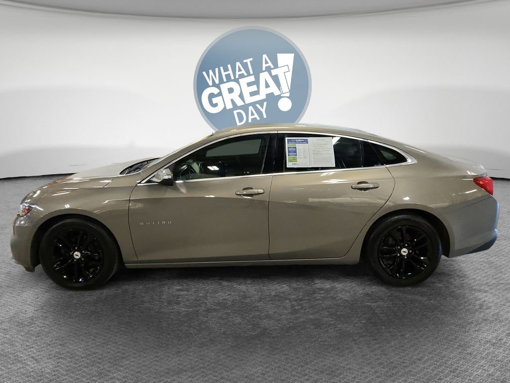 Used 2017 Chevrolet Malibu LT FWD image 8