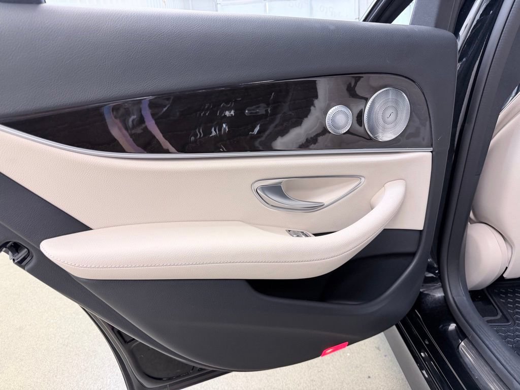 Used 2019 Mercedes-Benz E 300 image 21