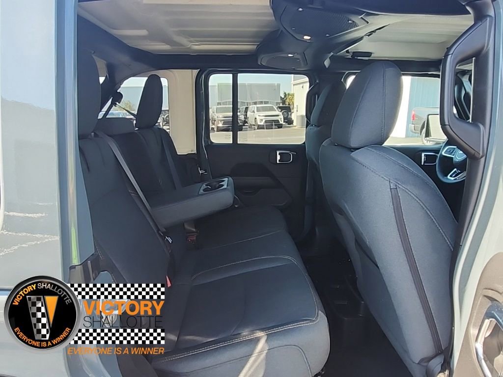 Used 2025 Jeep Wrangler Sahara 4xe image 32