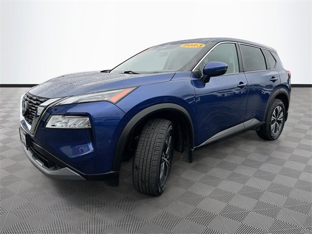 Used 2023 Nissan Rogue SV image 3