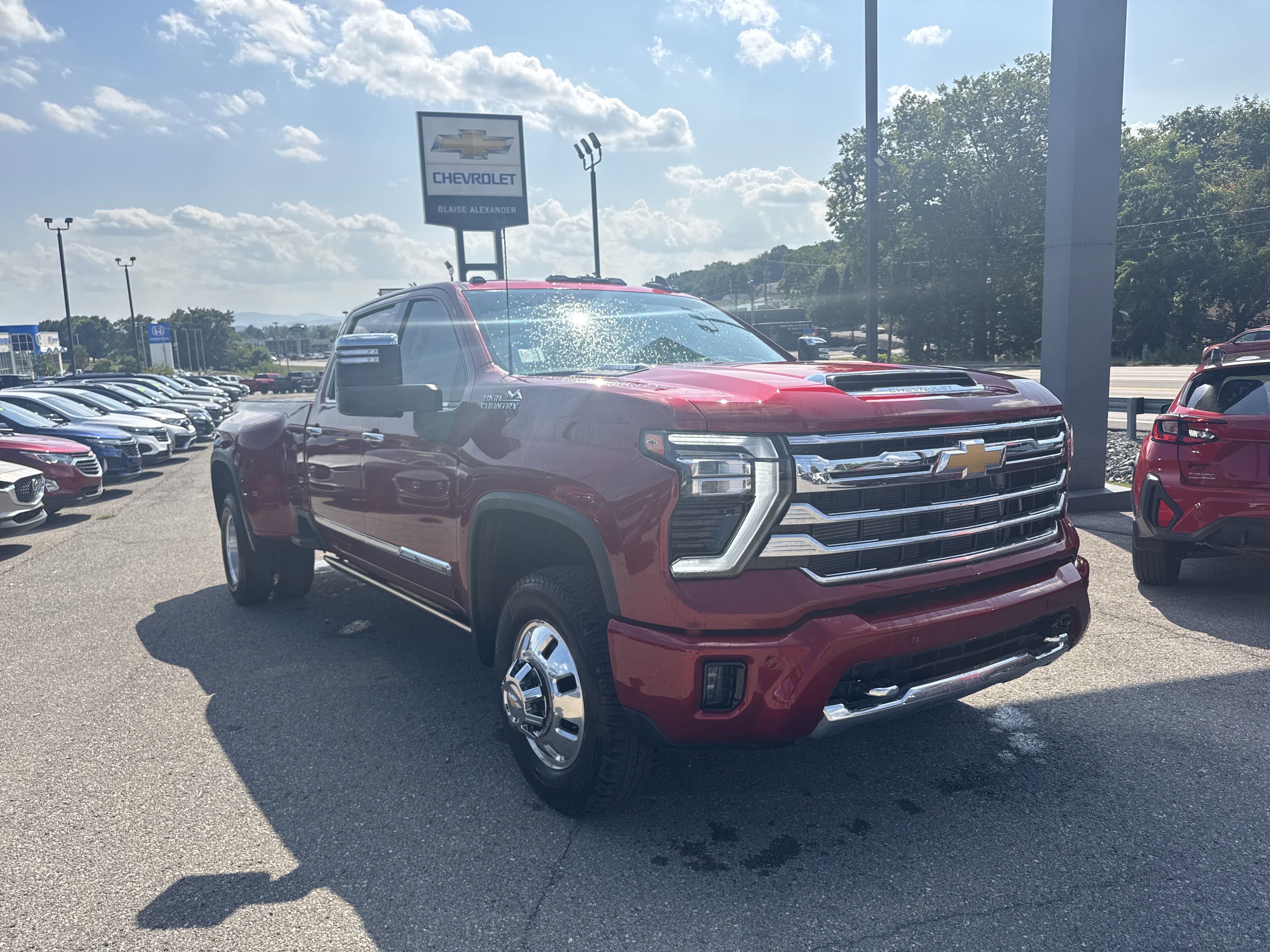 Used 2024 Chevrolet Silverado 3500 High Country w/ High Country Premium Package image 1