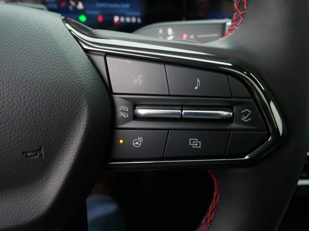 Used 2024 Chevrolet Traverse RS image 24