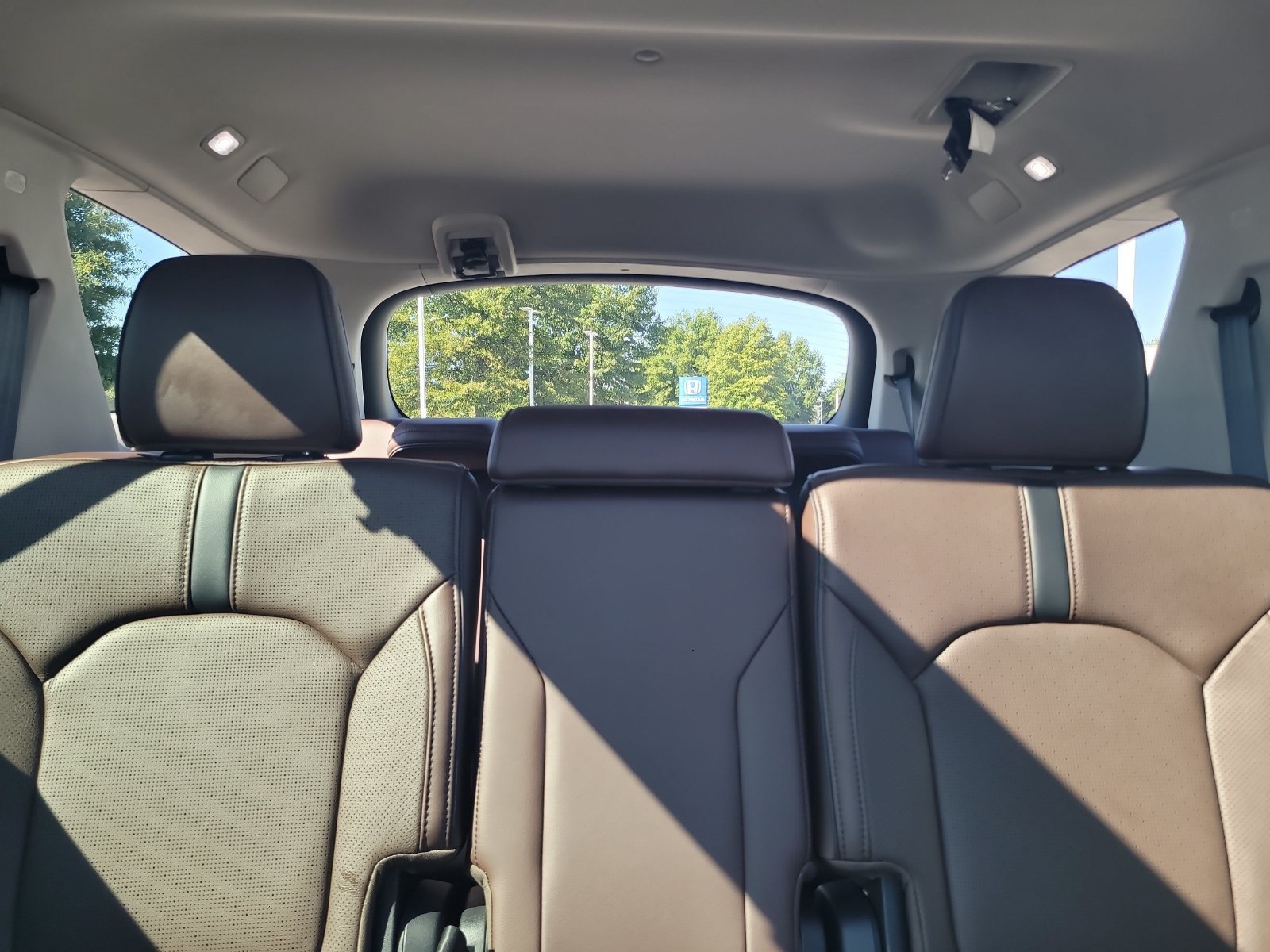 Used 2025 Honda Pilot Elite image 23