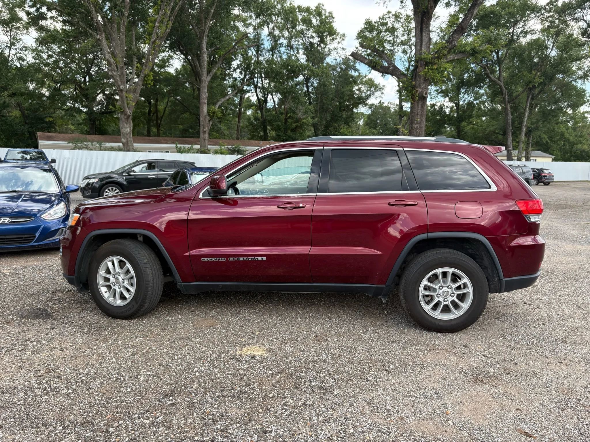 Used 2018 Jeep Grand Cherokee Laredo RWD image 8