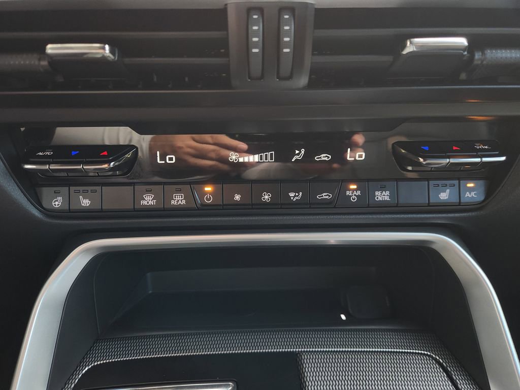 Used 2024 MAZDA CX-90 3.3 Turbo S w/ Premium Package image 17