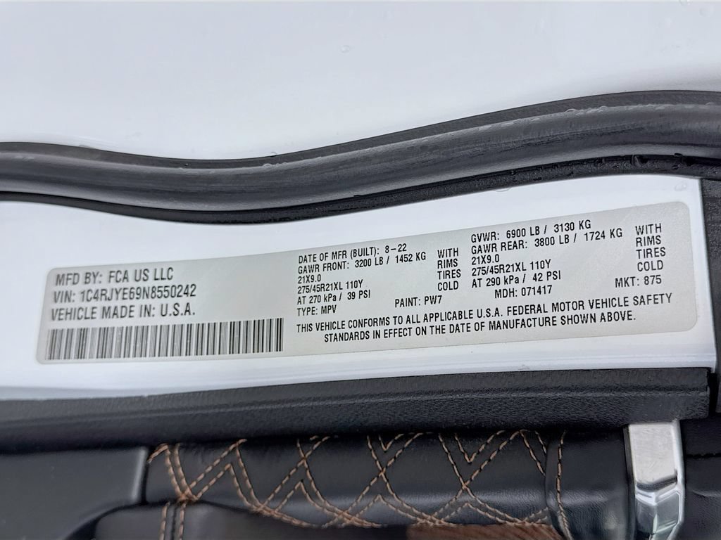 Used 2022 Jeep Grand Cherokee Summit AWD/4WD image 49