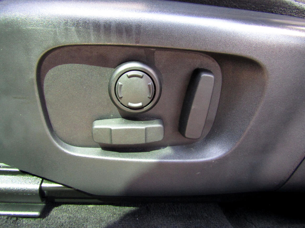 Used 2020 Land Rover Range Rover Evoque S image 12