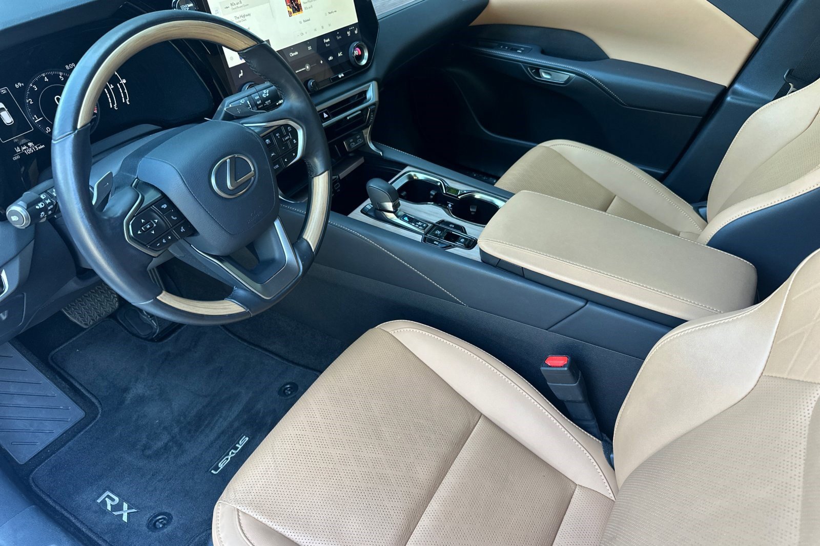 Certified 2024 Lexus RX 350 Premium w/ Accessory Package (Z1) FWD image 11