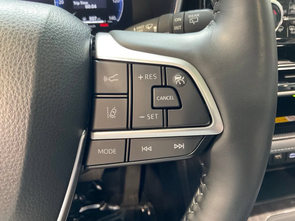 Used 2023 Toyota Highlander Platinum AWD/4WD image 12