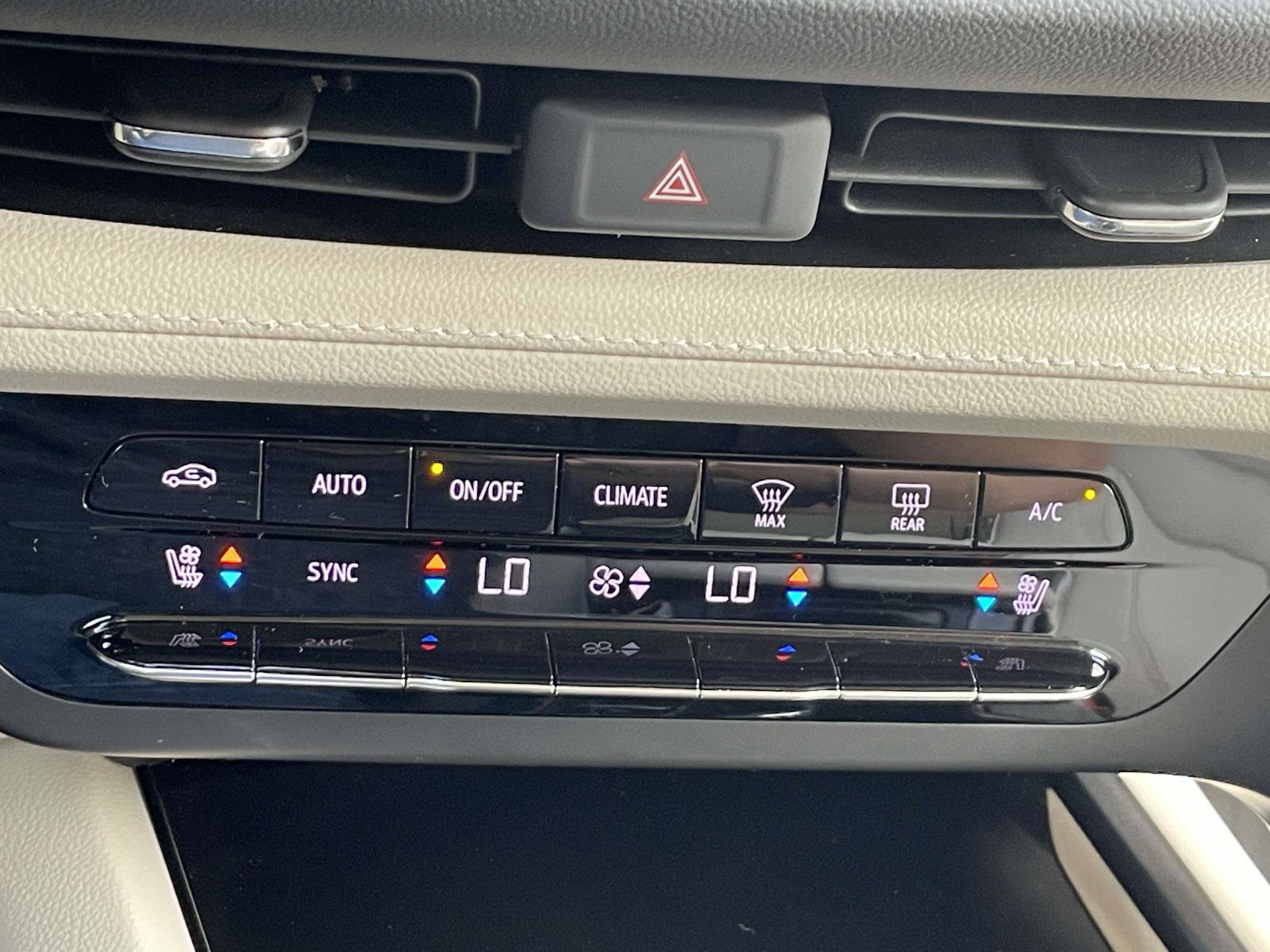 Certified 2023 Buick Envision Avenir AWD/4WD image 27
