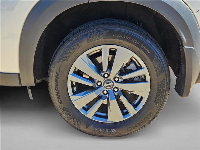 Used 2024 Nissan Pathfinder SV w/ SV Premium Package image 25