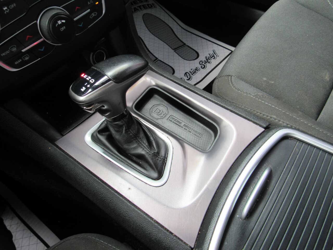 Used 2019 Dodge Charger SXT RWD image 16