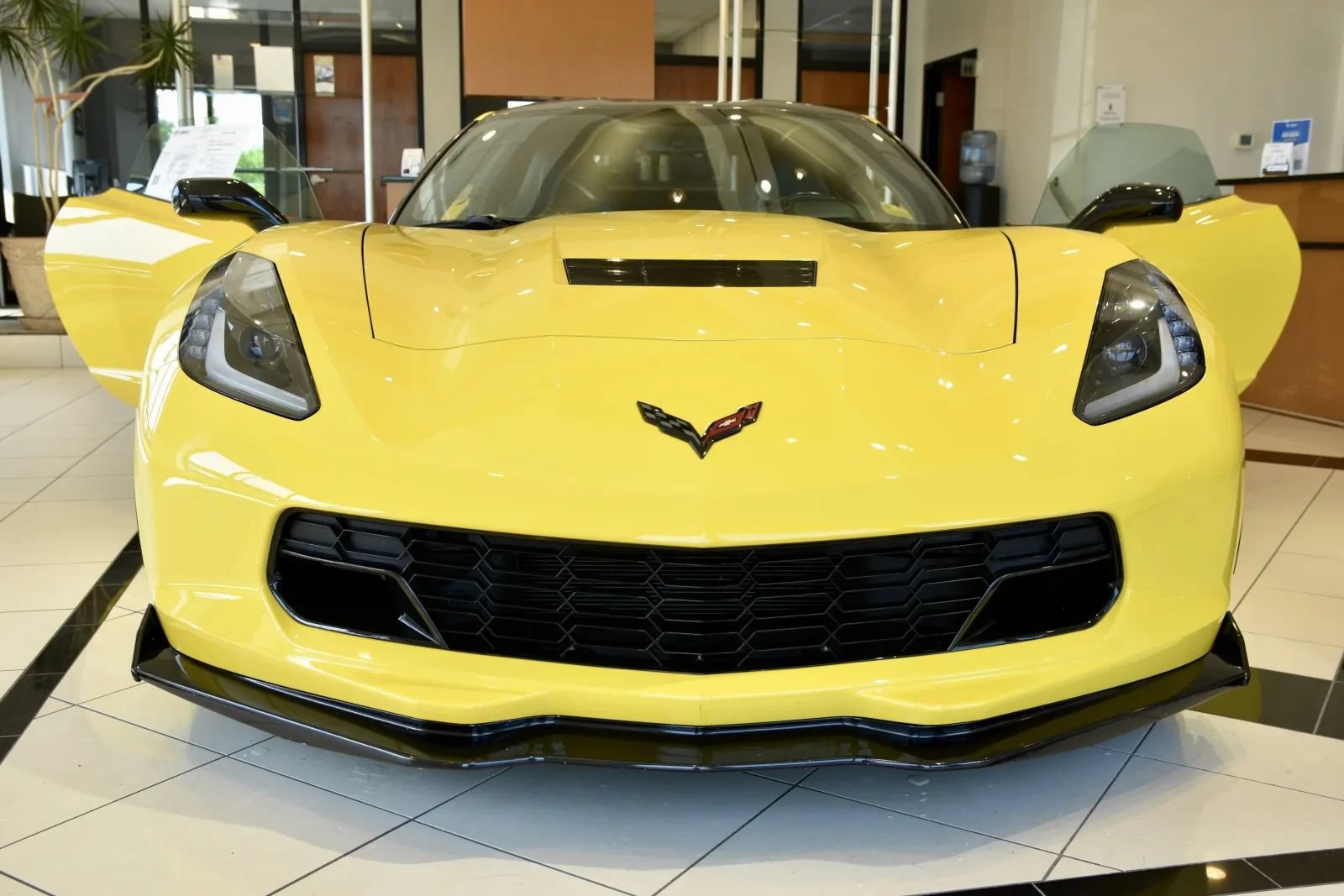 Used 2014 Chevrolet Corvette Stingray Coupe w/ 2LT Preferred Equipment Group RWD image 2