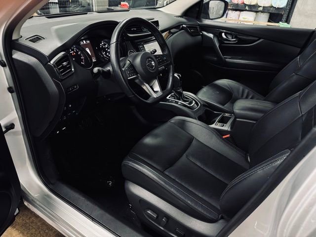 Used 2022 Nissan Rogue Sport SL image 16