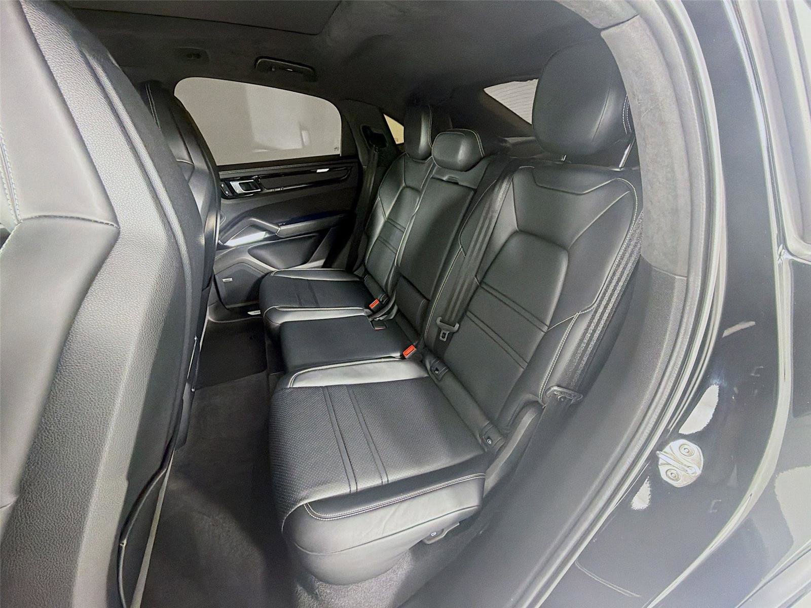 Certified 2022 Porsche Cayenne Turbo image 21