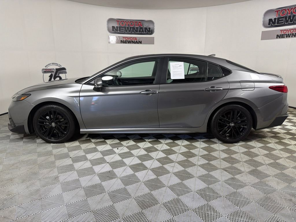 Used 2025 Toyota Camry SE FWD image 6