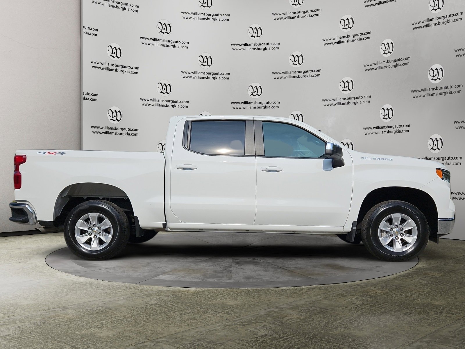 Used 2025 Chevrolet Silverado 1500 LT image 6