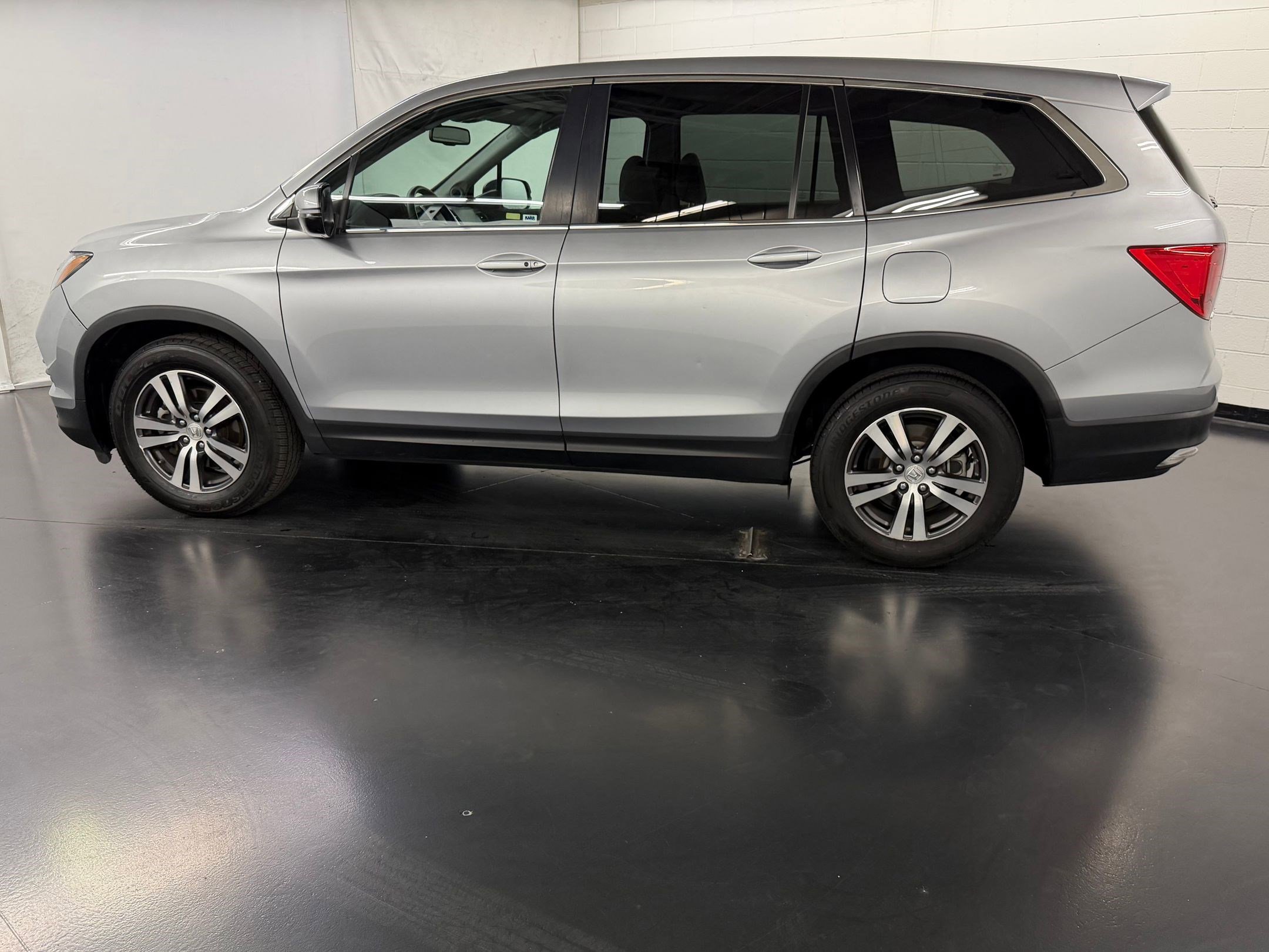Used 2016 Honda Pilot EX-L image 2