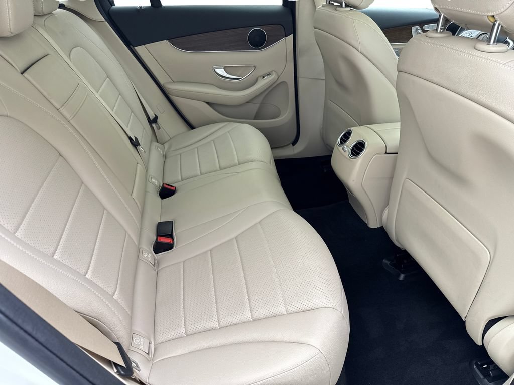 Used 2021 Mercedes-Benz GLC 300 4MATIC image 38